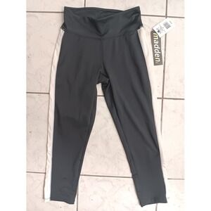 Madden NYC Womens Active Crop Leggings Athletic Yoga Pants White Stripe Size‎ S